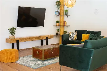 Three-Bedroom Villa with Heated Pool in Gostinjac