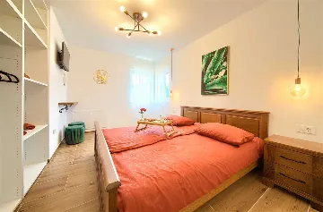 Three-Bedroom Villa with Heated Pool in Gostinjac