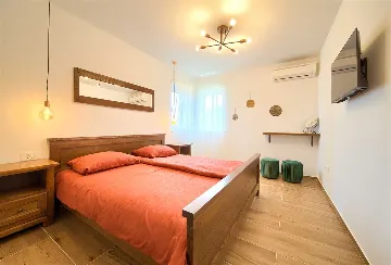 Three-Bedroom Villa with Heated Pool in Gostinjac