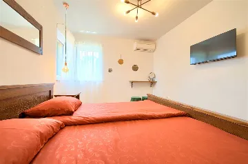 Three-Bedroom Villa with Heated Pool in Gostinjac