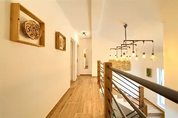 Three-Bedroom Villa with Heated Pool in Gostinjac