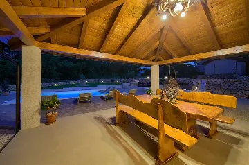 Three-Bedroom Villa with Heated Pool in Gostinjac