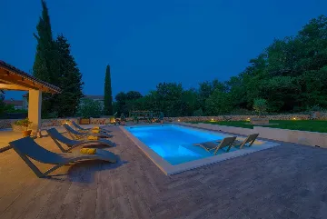 Three-Bedroom Villa with Heated Pool in Gostinjac