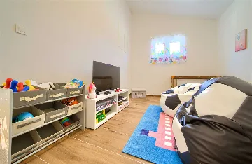 Three-Bedroom Villa with Heated Pool in Gostinjac