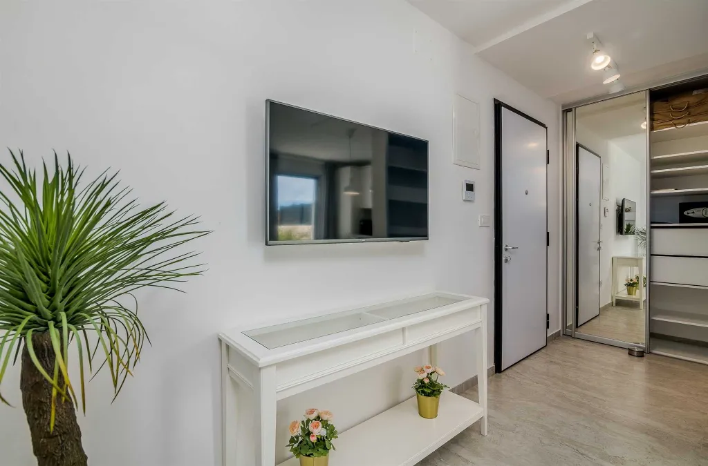 Apartment in Vantačići (Krk) for 4 Guests with Hot Tub