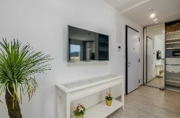 Apartment in Vantačići (Krk) for 4 Guests with Hot Tub