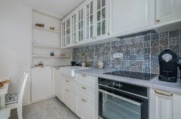 Apartment in Vantačići (Krk) for 4 Guests with Hot Tub