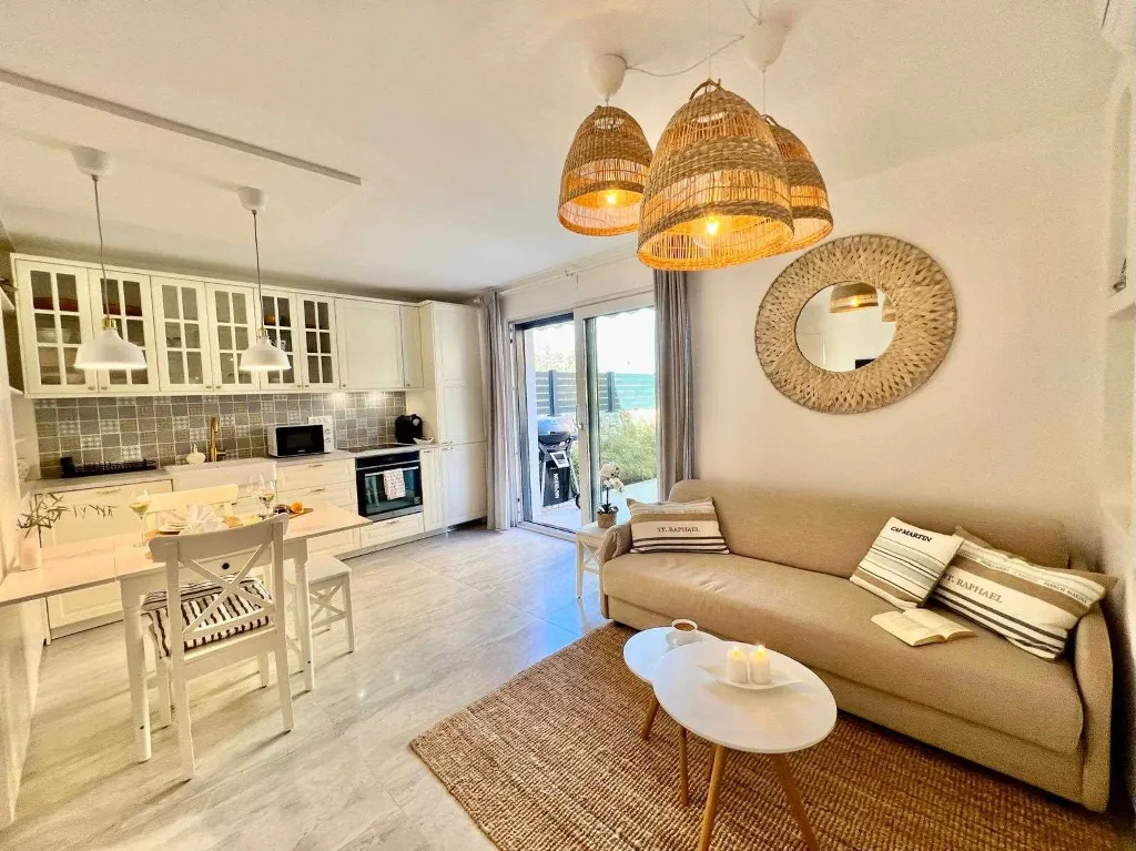 Apartment in Vantačići (Krk) for 4 Guests with Hot Tub
