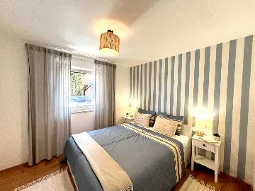 Apartment in Vantačići (Krk) for 4 Guests with Hot Tub