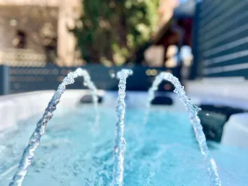 Apartment in Vantačići (Krk) for 4 Guests with Hot Tub