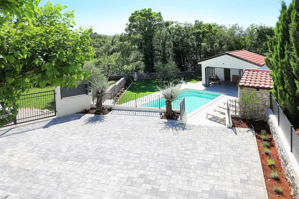2-Bedroom Villa in Žgombići (Krk) for 6 Guests