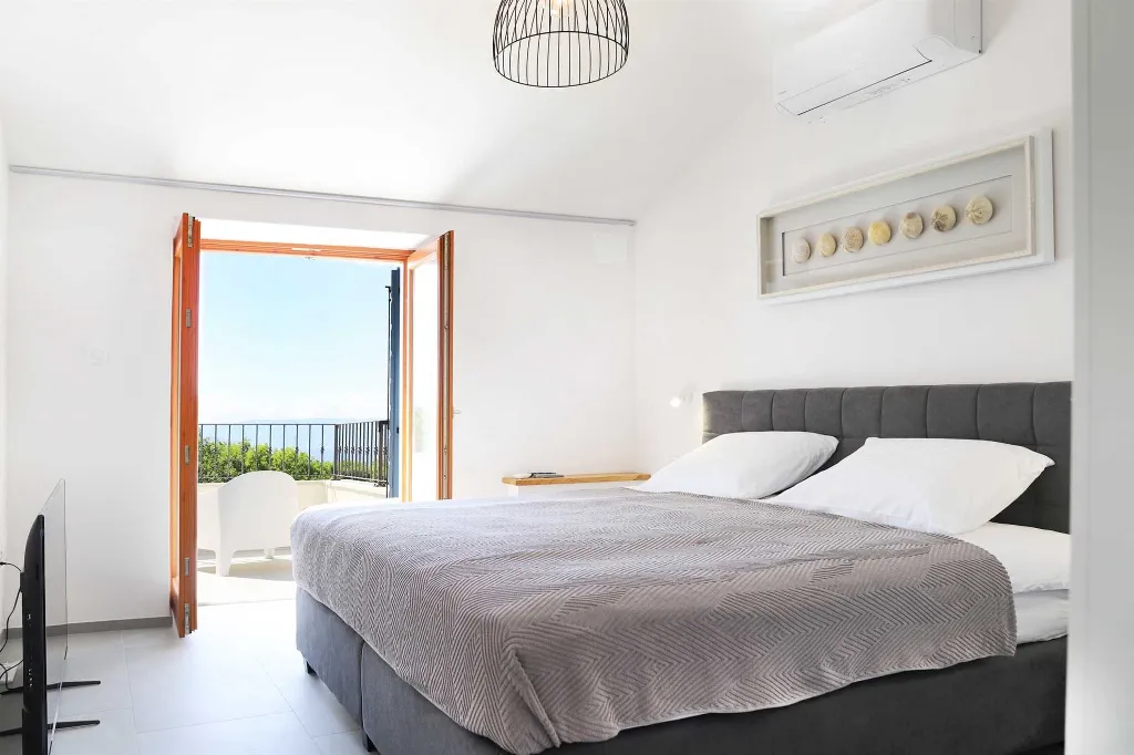 2-Bedroom Villa in Žgombići (Krk) for 6 Guests