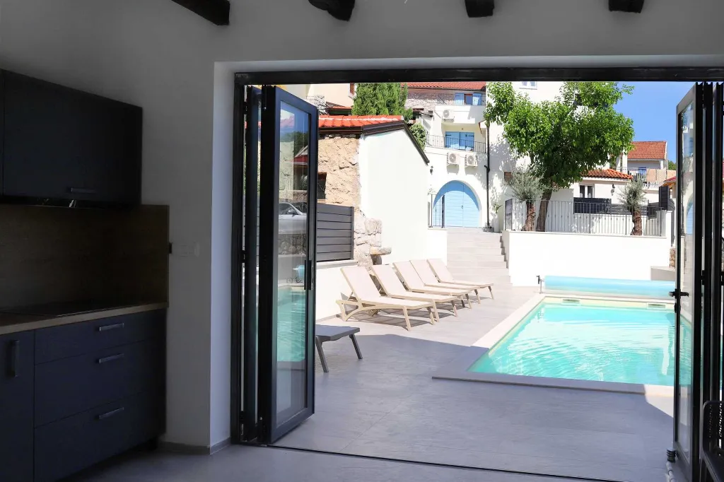 2-Bedroom Villa in Žgombići (Krk) for 6 Guests