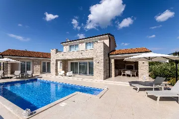 4-Bedroom Villa with Pool in Brzac (Krk)