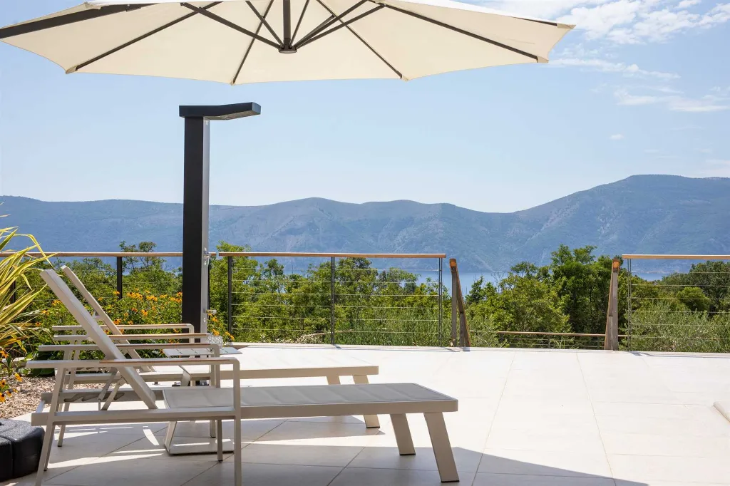 4-Bedroom Villa with Pool in Brzac (Krk)