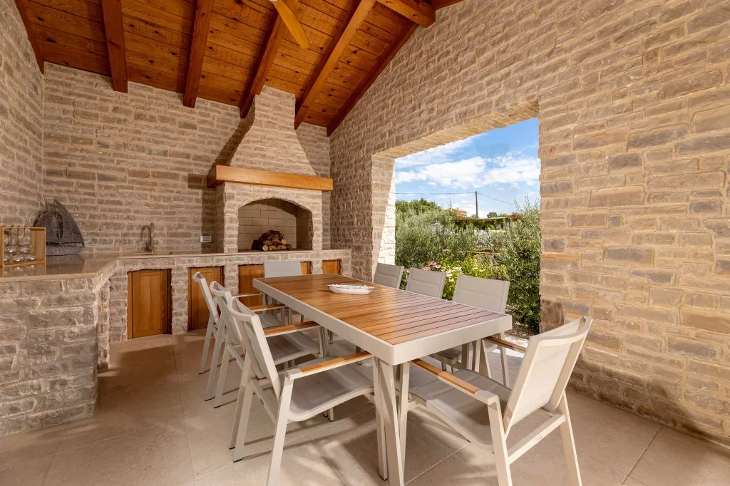 4-Bedroom Villa with Pool in Brzac (Krk)