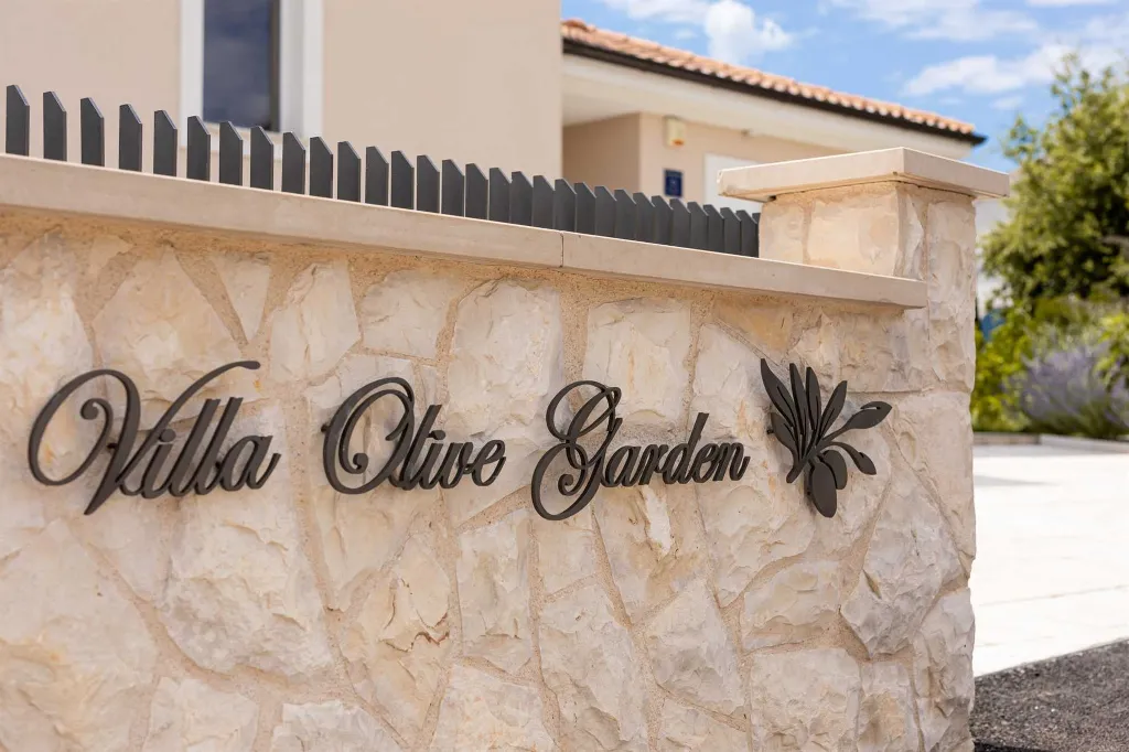 4-Bedroom Villa with Pool in Brzac (Krk)