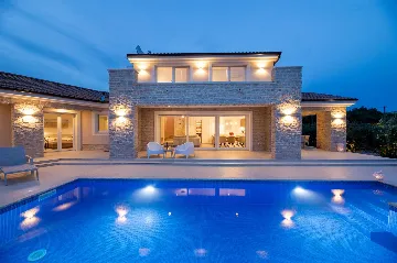 4-Bedroom Villa with Pool in Brzac (Krk)