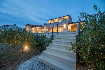 4-Bedroom Villa with Pool in Brzac (Krk)