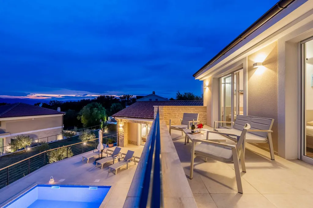 4-Bedroom Villa with Pool in Brzac (Krk)