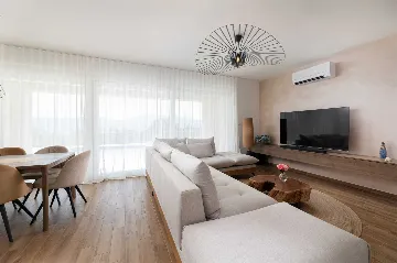 4-Bedroom Villa with Pool in Brzac (Krk)