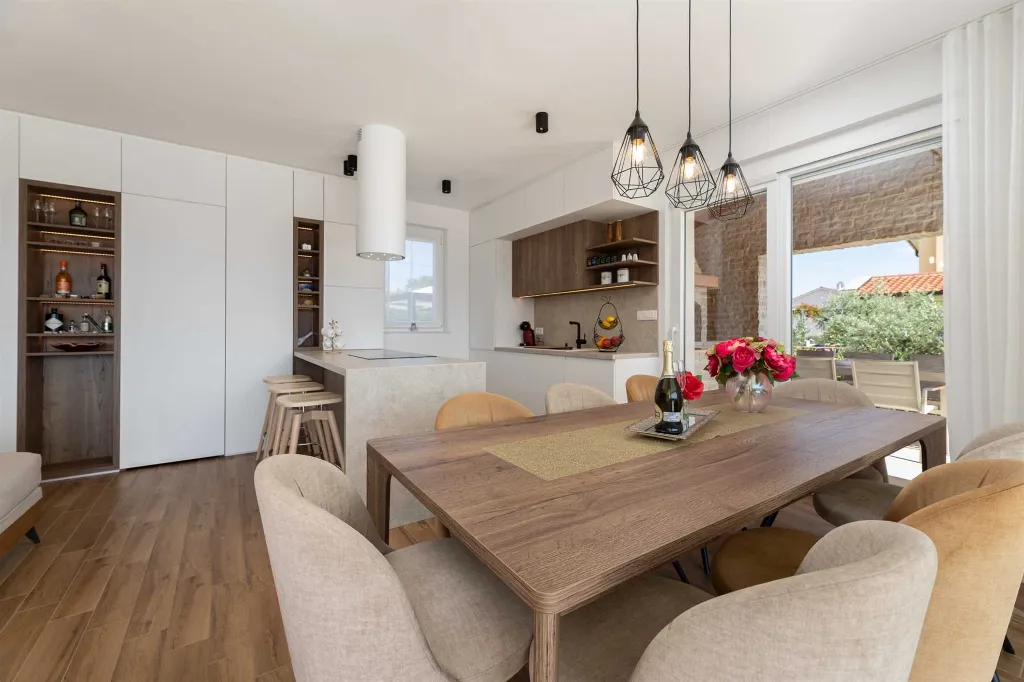 4-Bedroom Villa with Pool in Brzac (Krk)