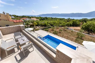 4-Bedroom Villa with Pool in Brzac (Krk)
