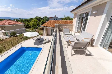 4-Bedroom Villa with Pool in Brzac (Krk)