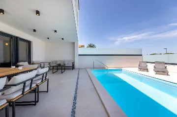 4-Bedroom Villa in Klimno (Krk) with Heated Pool