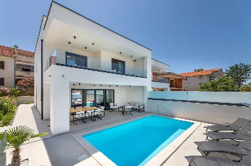 4-Bedroom Villa in Klimno (Krk) with Heated Pool