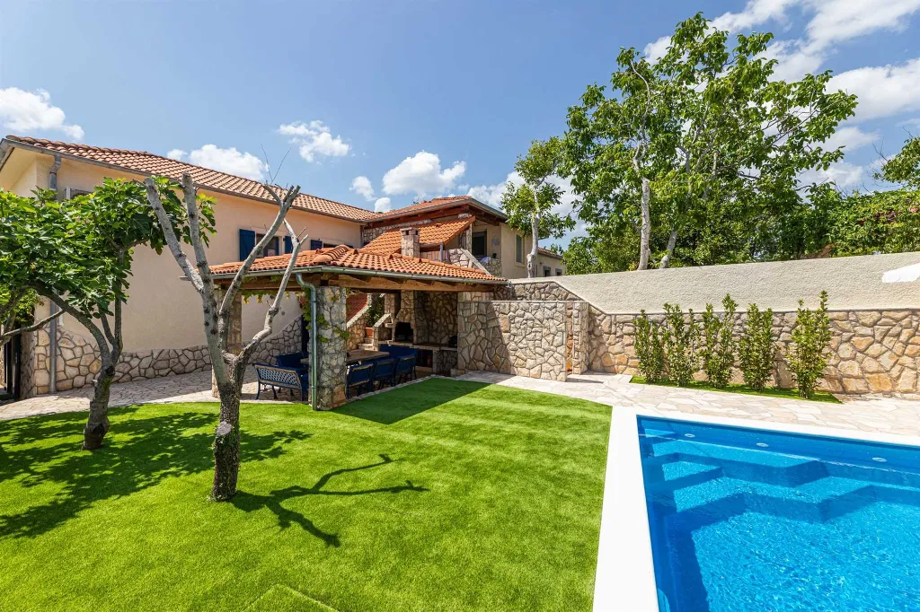 Stone Villa with Pool in Polje (Krk)