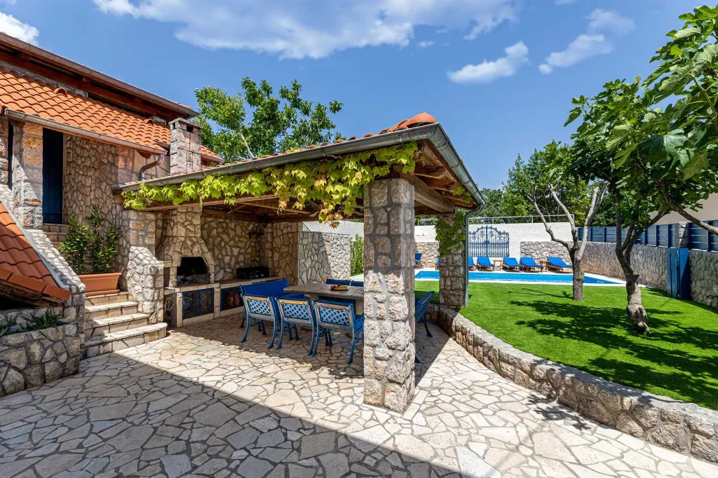 Stone Villa with Pool in Polje (Krk)