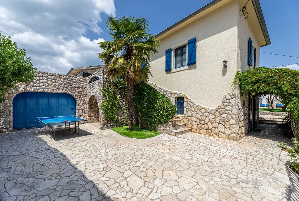 Stone Villa with Pool in Polje (Krk)