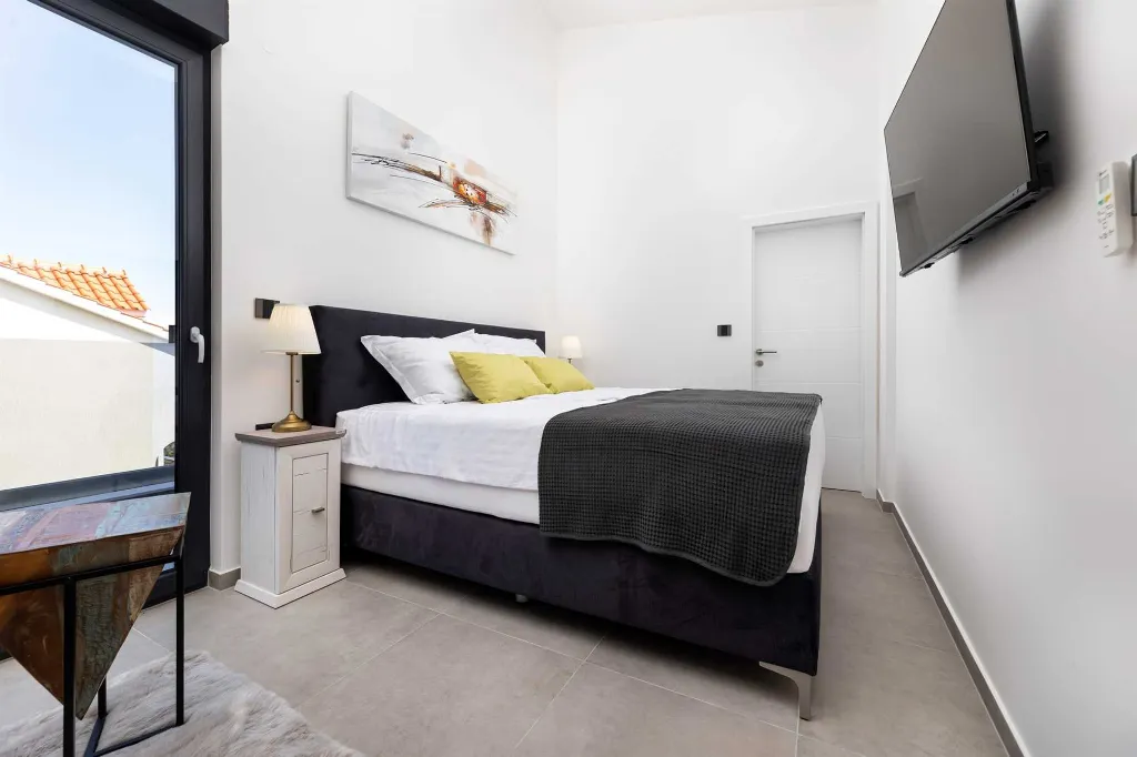 Krk 3-Bedroom Apartment with Private Jacuzzi Terrace