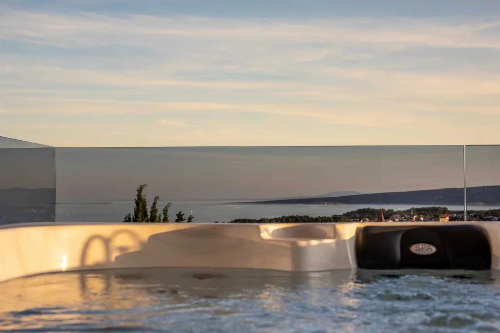 Krk 3-Bedroom Apartment with Private Jacuzzi Terrace