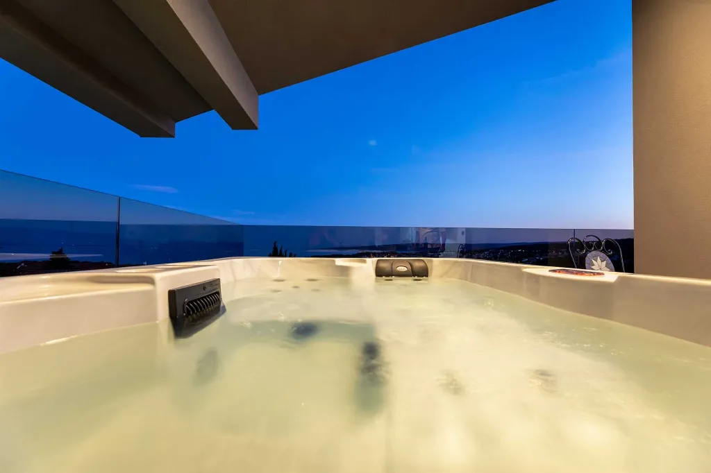 Krk 3-Bedroom Apartment with Private Jacuzzi Terrace