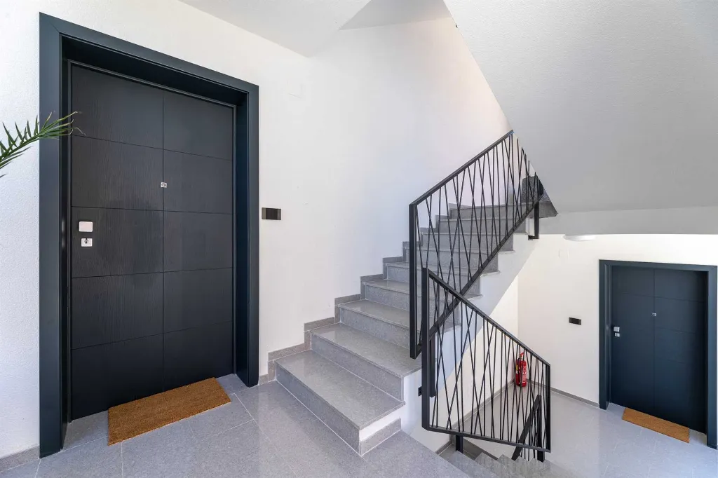 Krk 3-Bedroom Apartment with Private Jacuzzi Terrace