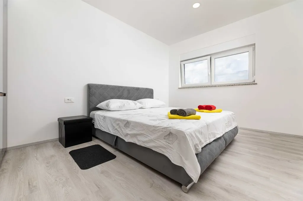 Heated Pool Villa in Hlapa for 8 Guests