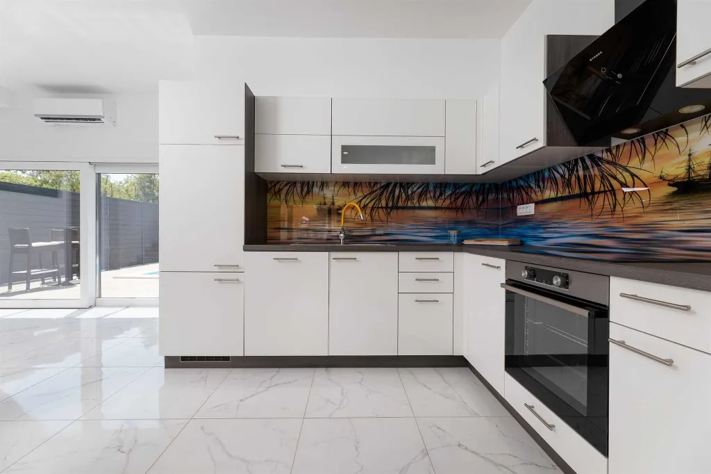 Heated Pool Villa in Hlapa for 8 Guests