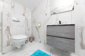 Villa with Pool and Jacuzzi in Hlapa