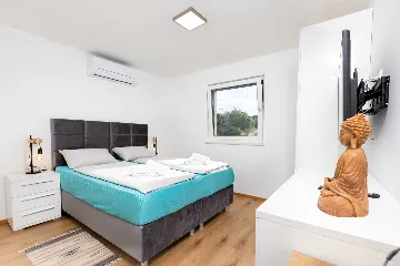 2-Bedroom Apartment in Vantačići (Krk) for 6