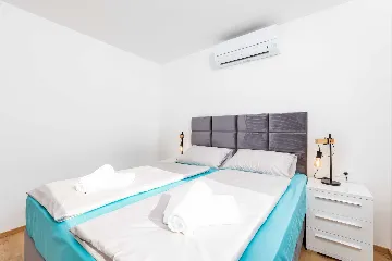 2-Bedroom Apartment in Vantačići (Krk) for 6
