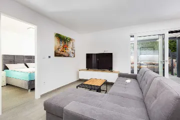 Jacuzzi Apartment in Vantačići (Krk) for 4