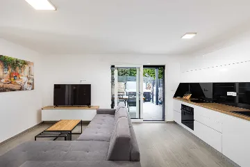 Jacuzzi Apartment in Vantačići (Krk) for 4