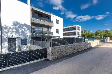 Jacuzzi Apartment in Vantačići (Krk) for 4