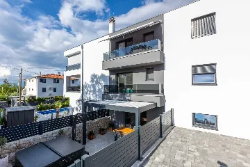 Jacuzzi Apartment in Vantačići (Krk) for 4
