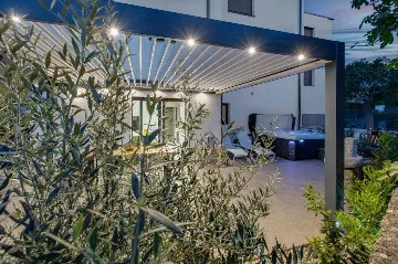 Apartment in Vantačići (Krk) with Private Jacuzzi for 4