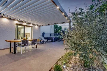 Apartment in Vantačići (Krk) with Private Jacuzzi for 4