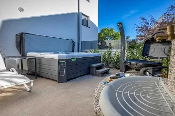 Apartment in Vantačići (Krk) with Private Jacuzzi for 4