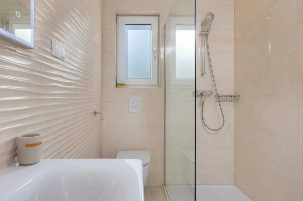 Apartment in Vantačići (Krk) with Private Jacuzzi for 4
